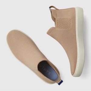 Rothys Chelsea Bootie in Merino Wool (Camel) size 8.5